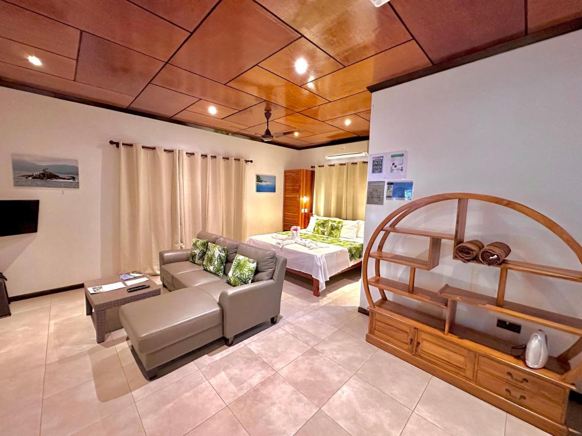 Appartamento Seaside Self Catering Anse Royale Esterno foto