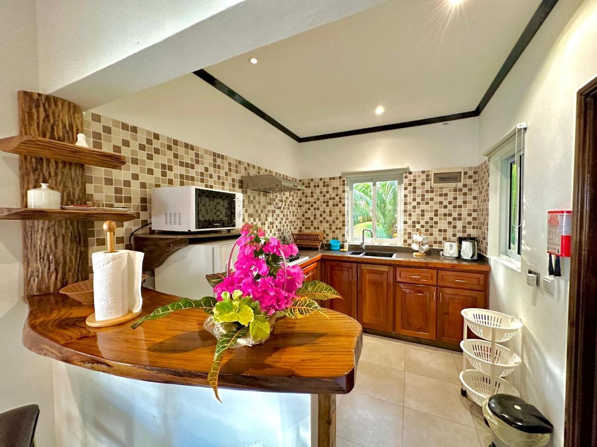 Appartamento Seaside Self Catering Anse Royale Esterno foto